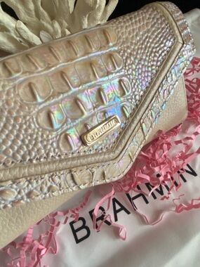🌸 Iridescent PEARL ADMIRE VERONICA Brahmin Wallet NEW!!